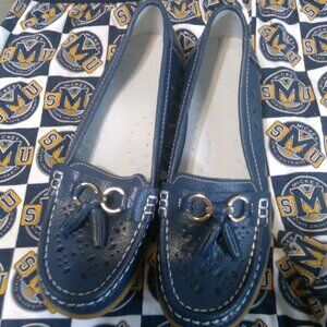 Women's Classy Dark Blue Tassel Loafers - never worn size 8 ?